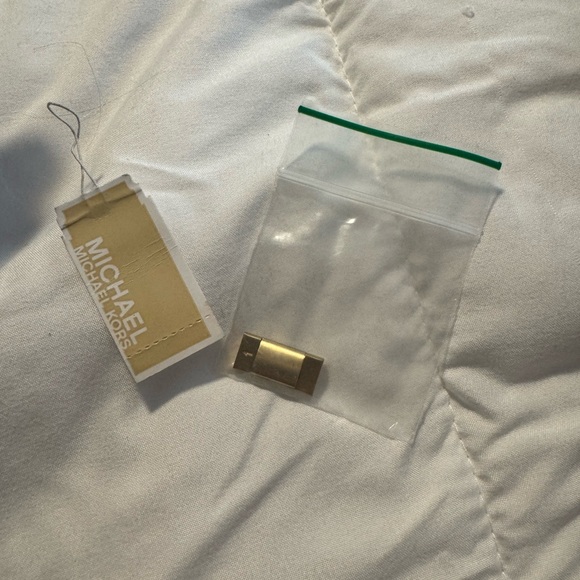 Michael Kors Golden Runway Women’s Watch - Picture 3 of 11